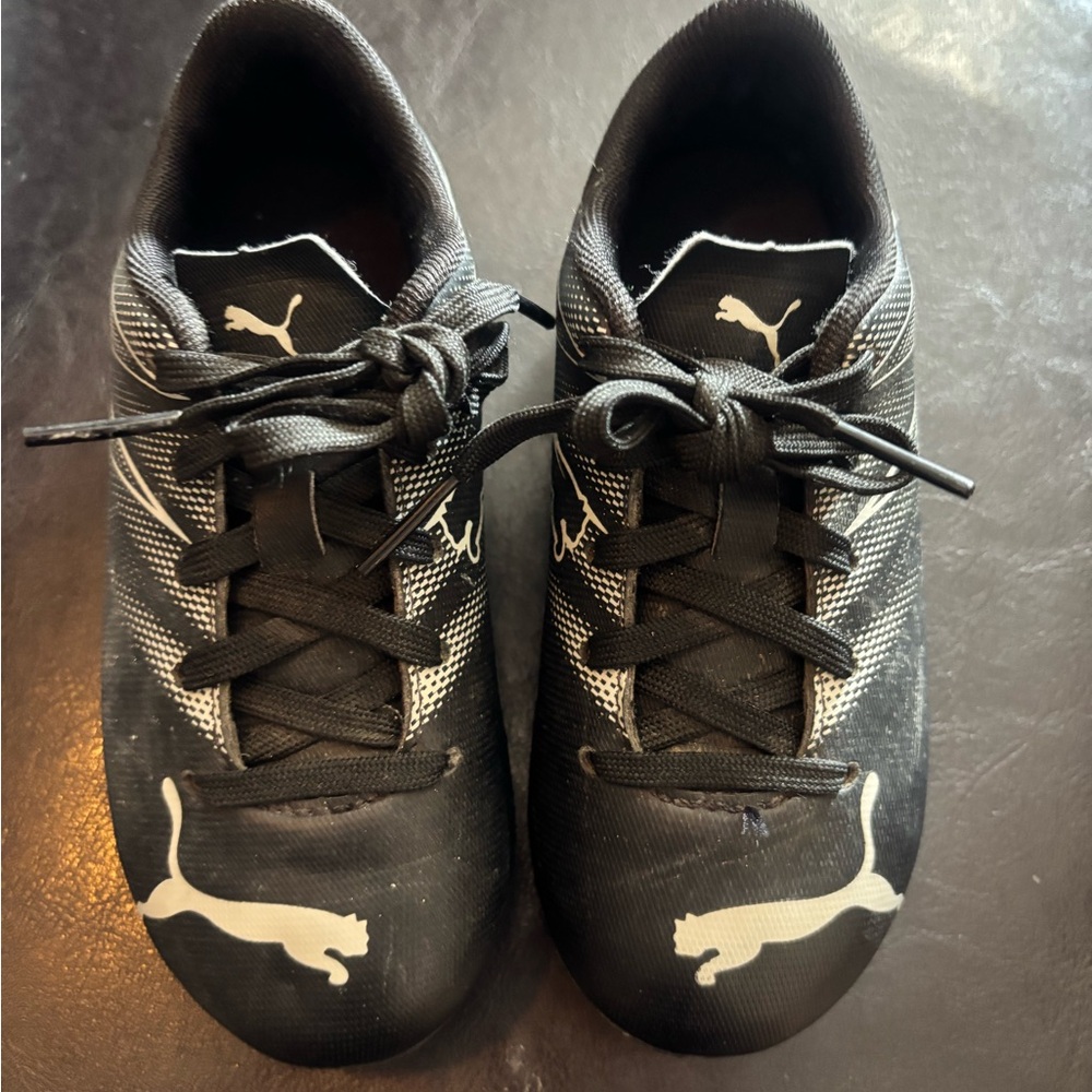 Puma Gray and Black Low-Top Sneakers with White Tag Detail